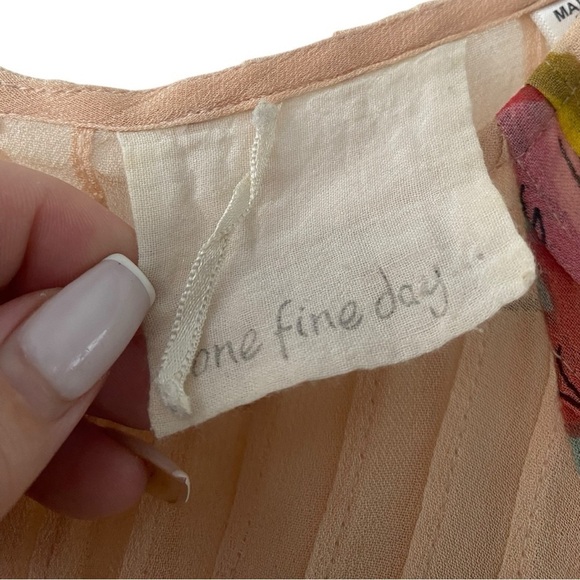 One Fine Day Anthropologie Rayon Tea Rose Semi Sheer Blouse I Size: XS - Picture 9 of 9